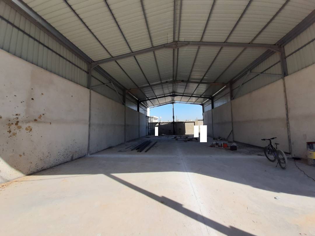 Agence loue à Boufarik (Ben Hamdane) un Hangar de : 300 M² couvert (en panneaux sandwichs) bord de route principale