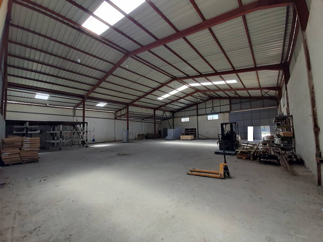 Dar Edounia loue à Ben Hamdane (Ouled Alleug) un Hangar de : 700 M² couvert (520 + 180 M²) 