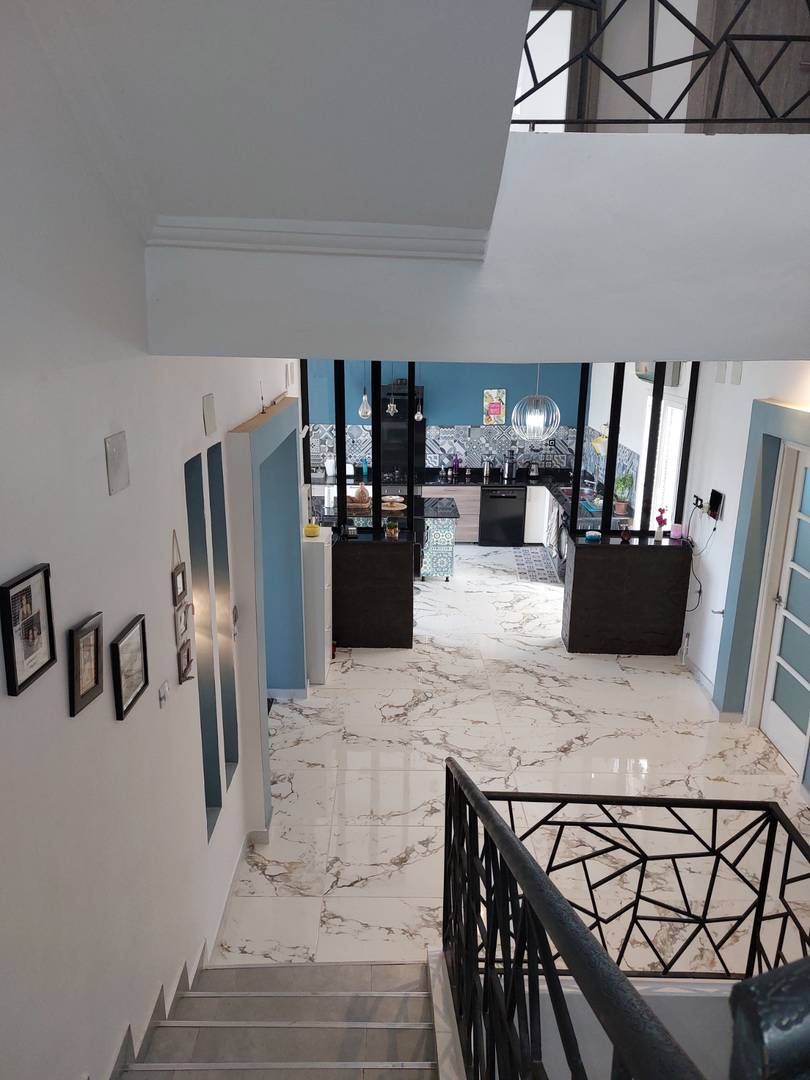 A vendre villa avec commerces mostaganem