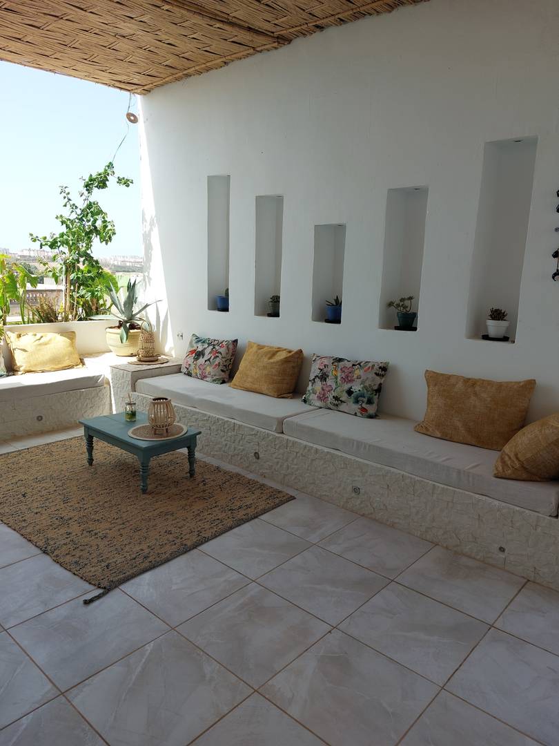 A vendre villa avec commerces mostaganem