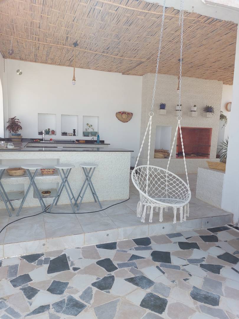 A vendre villa avec commerces mostaganem