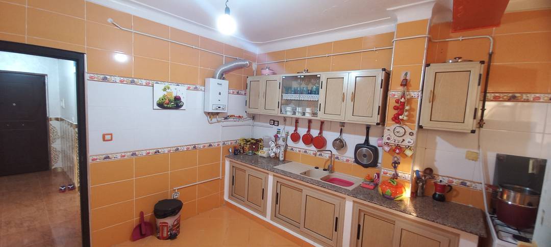 Location appartement F3 Bien fini avec belle vue, à Bejaia ville.