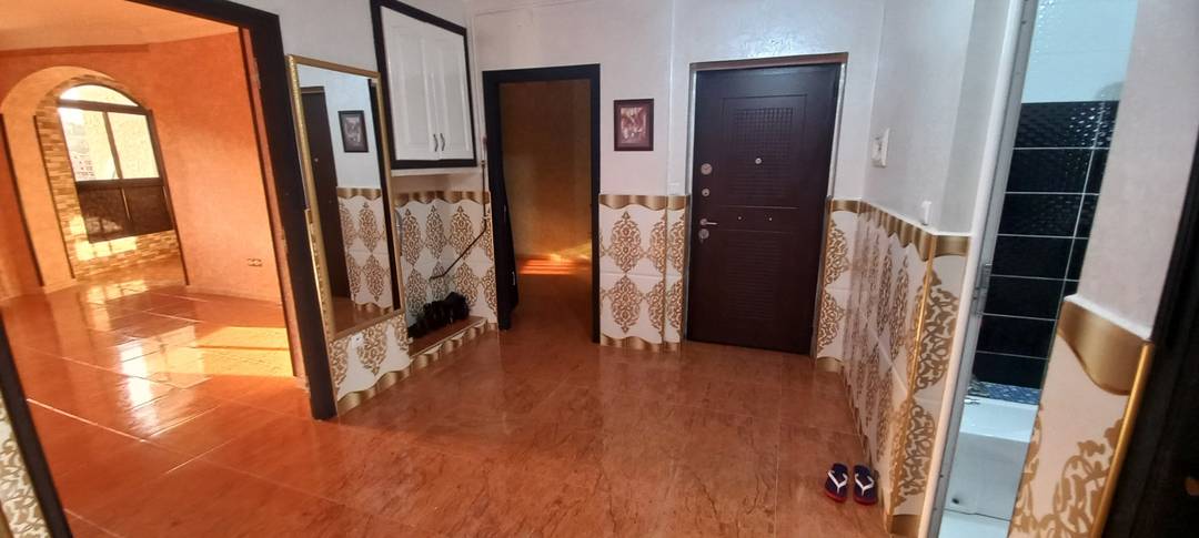 Location appartement F3 Bien fini avec belle vue, à Bejaia ville.