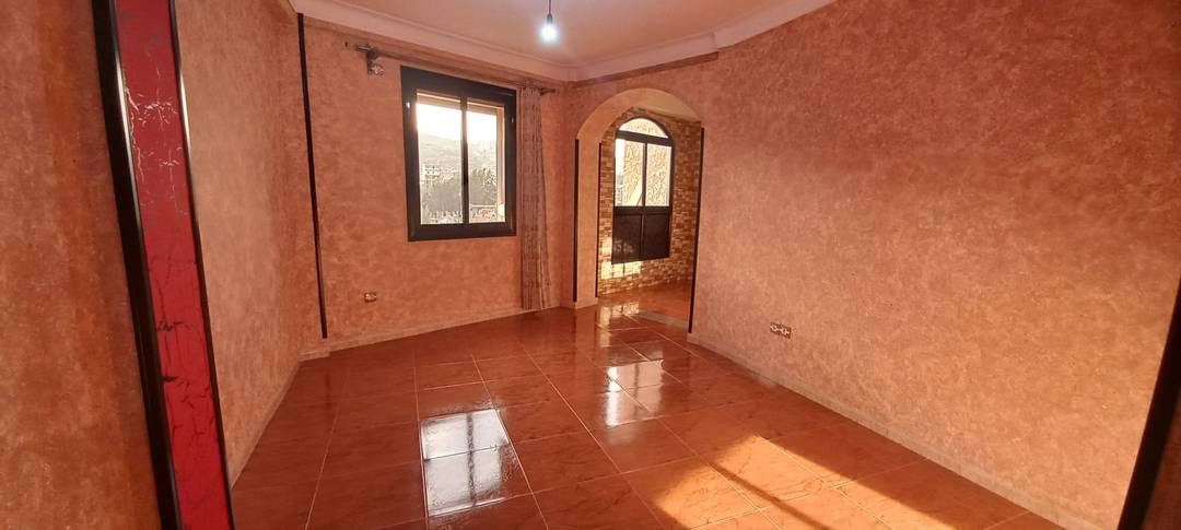 Location appartement F3 Bien fini avec belle vue, à Bejaia ville.