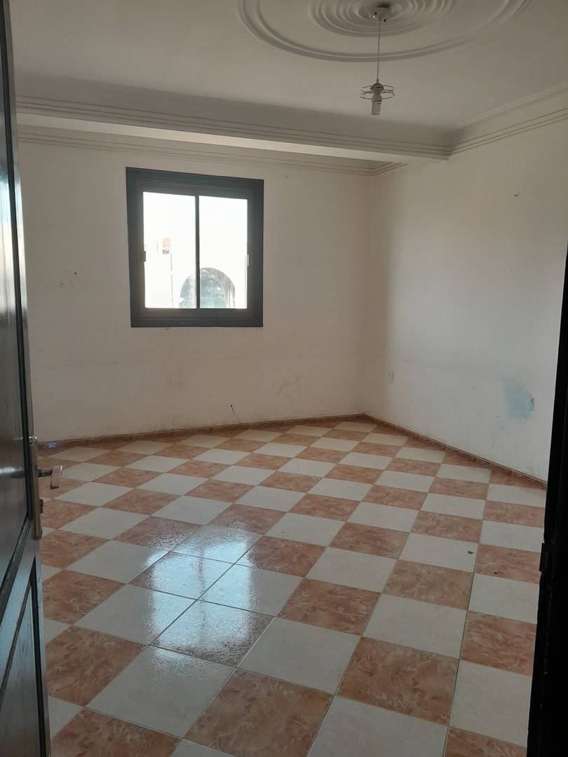 LOCATION NIVEAU DE VILLA COMMERCIAL