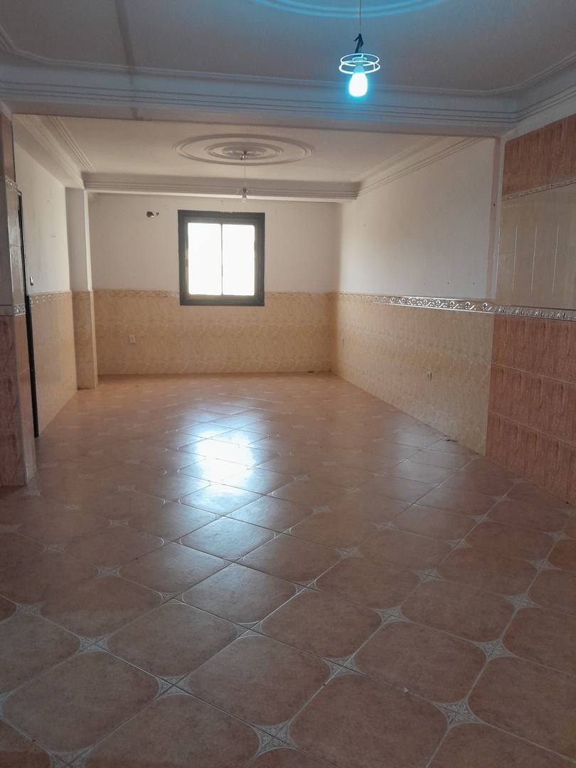 LOCATION NIVEAU DE VILLA COMMERCIAL
