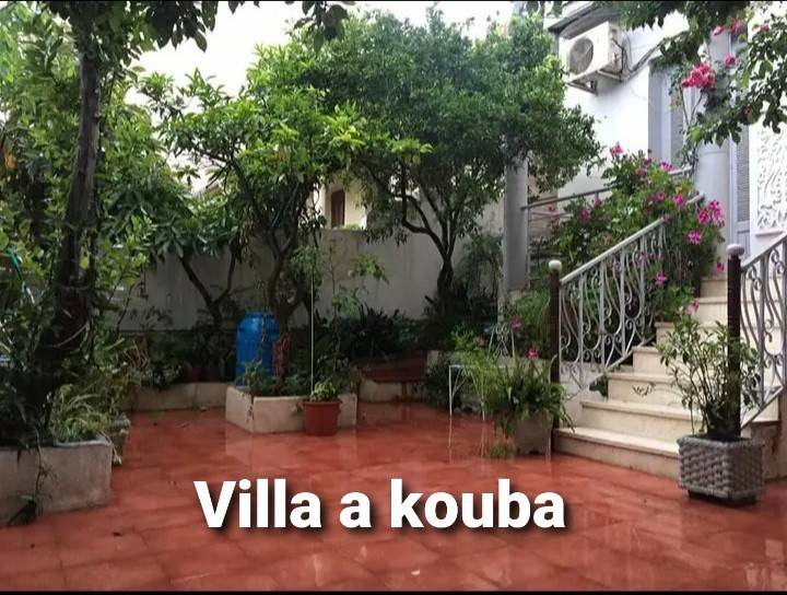 Villa colonial a center ville de Kouba 
