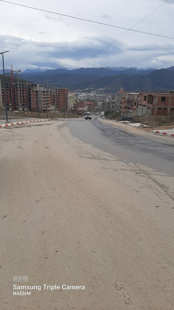 LOT DE TERRAIN IBACHIREN BÉJAIA 