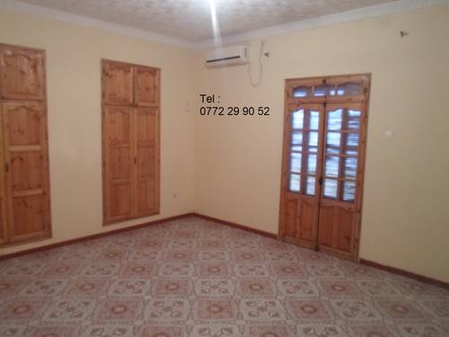 Vend villa F6 126m² r+2 acte+L.F à El-Makkari Oran 