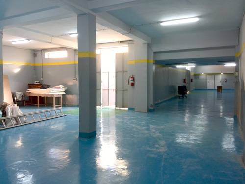 Bureaux . Local commercial . Hangar. Parc