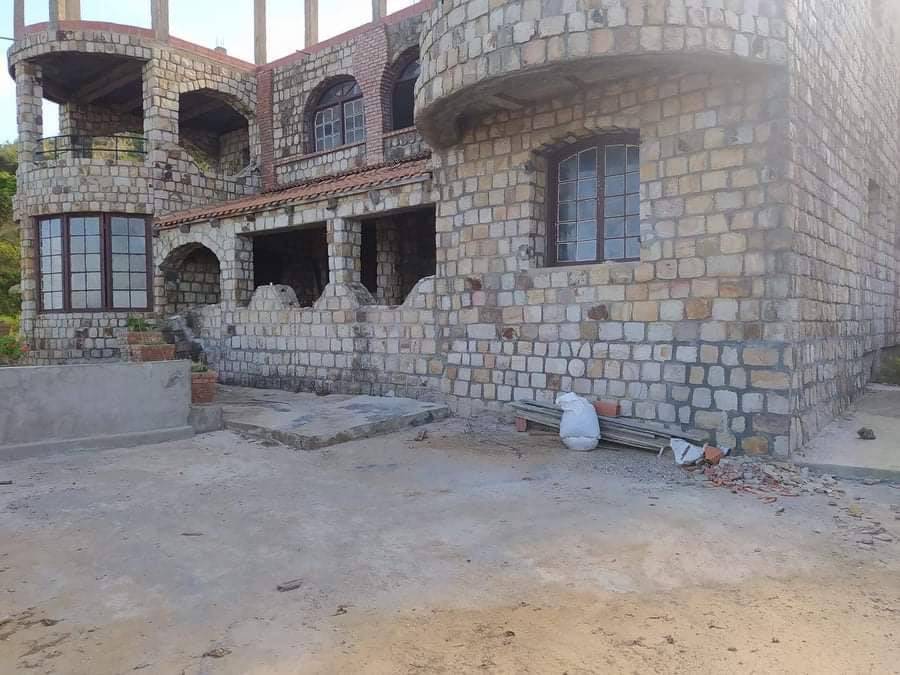 Villa avec belle vue sur mer à vendre a Bejaia, Piscinable, jardin                                                                                                       