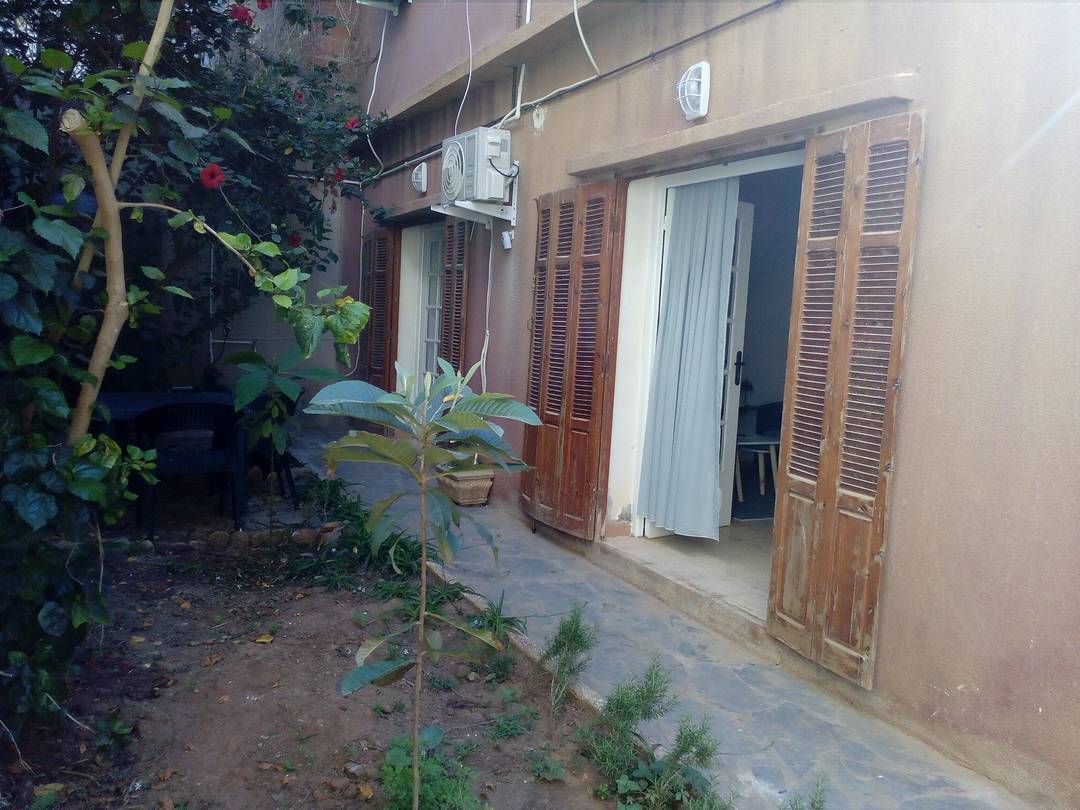 Location courte durée étage de villa à El marsa (Alger)