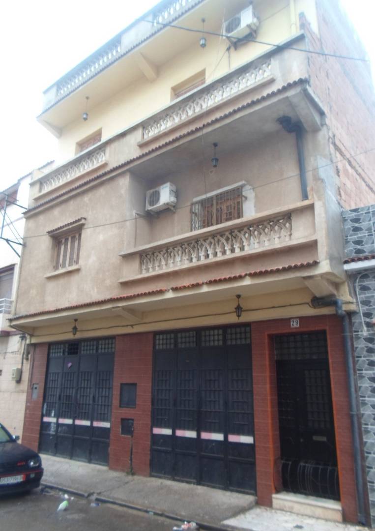 Vend villa f6 126m² r+2 acte+l.f à el-makkari oran 