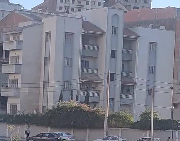Villa R-1+3 à vendre 
