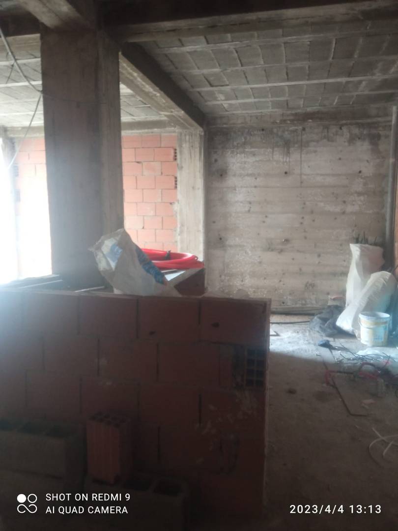 vente d'un appartement semi fini de type F4