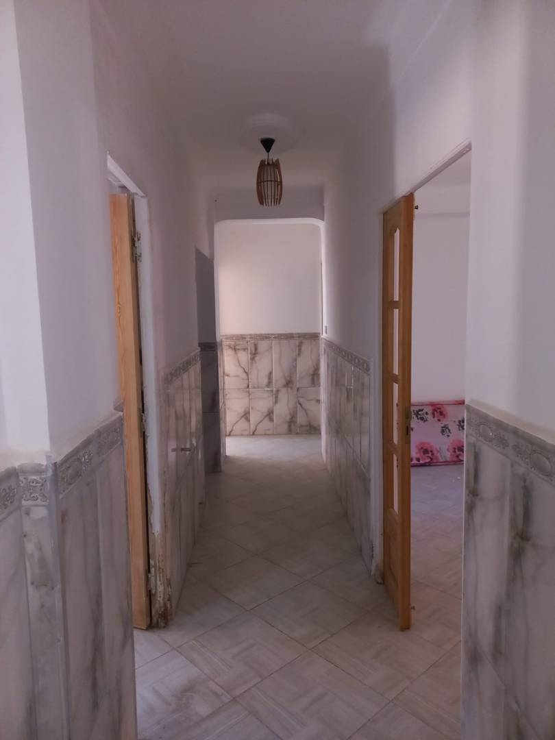 كراء اف 3 طابق ارضي  حي سبالة