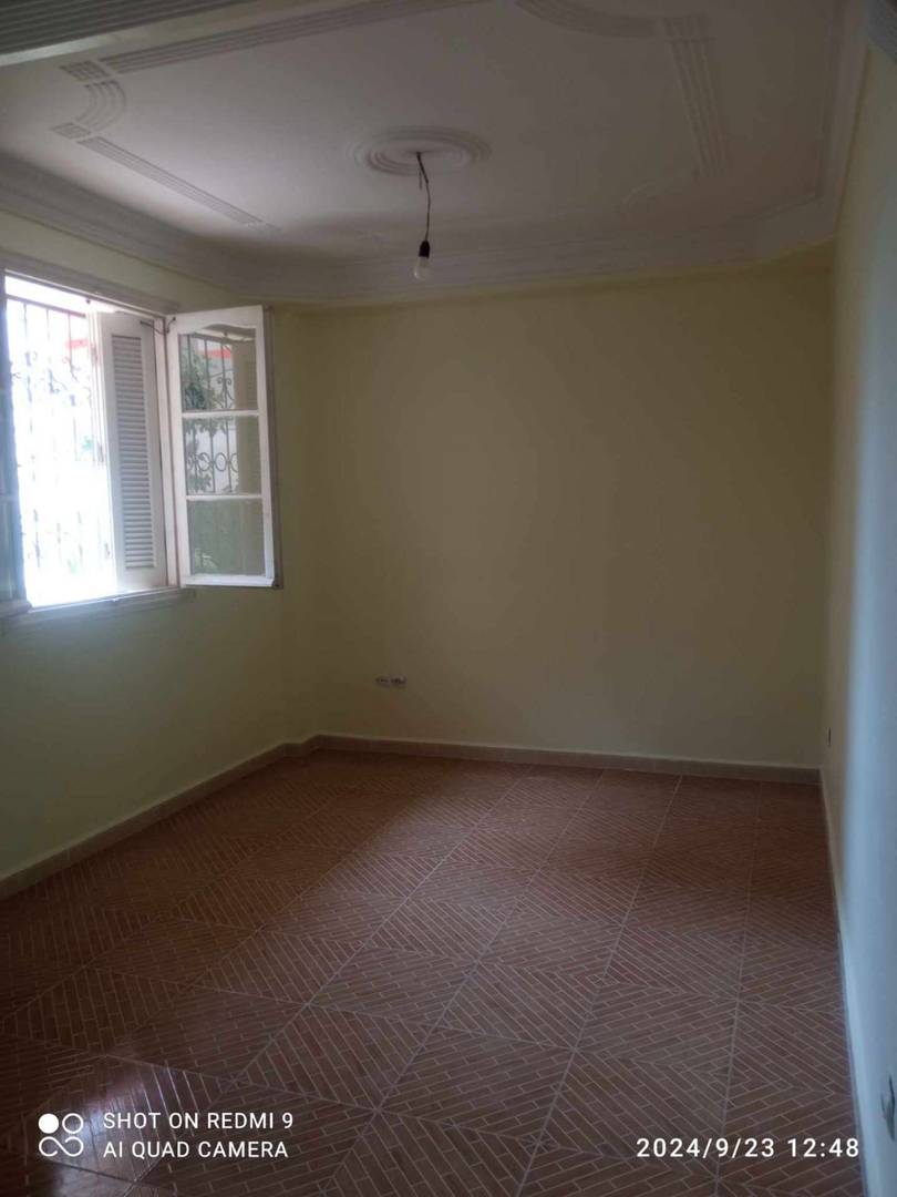 Vente appartement type F3 ayant une cour de 43 m2