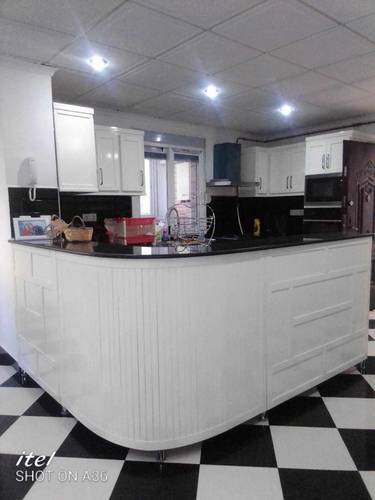 Vente d'un appartement de type F4  de 125 m2+ un local de 38 m2