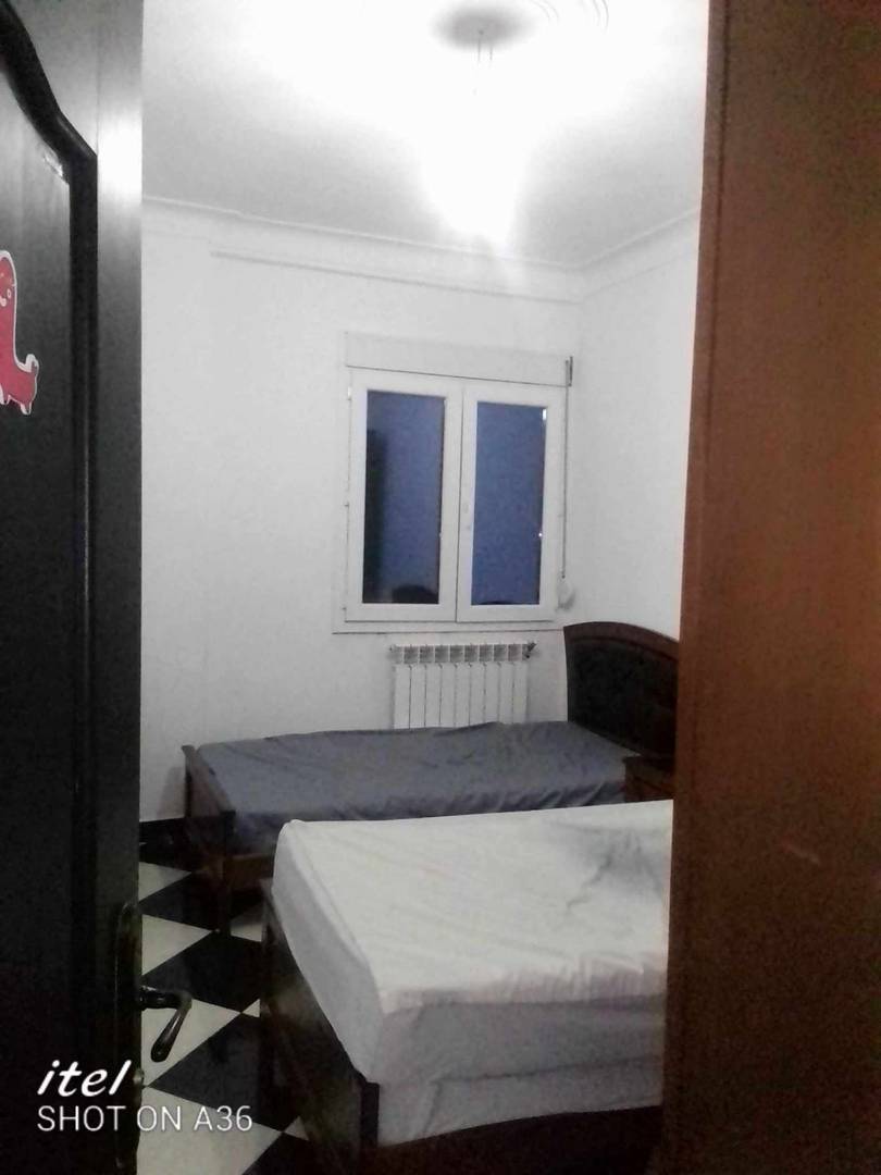 Vente d'un appartement de type F4 de 125 m2+ un local de 38 m2