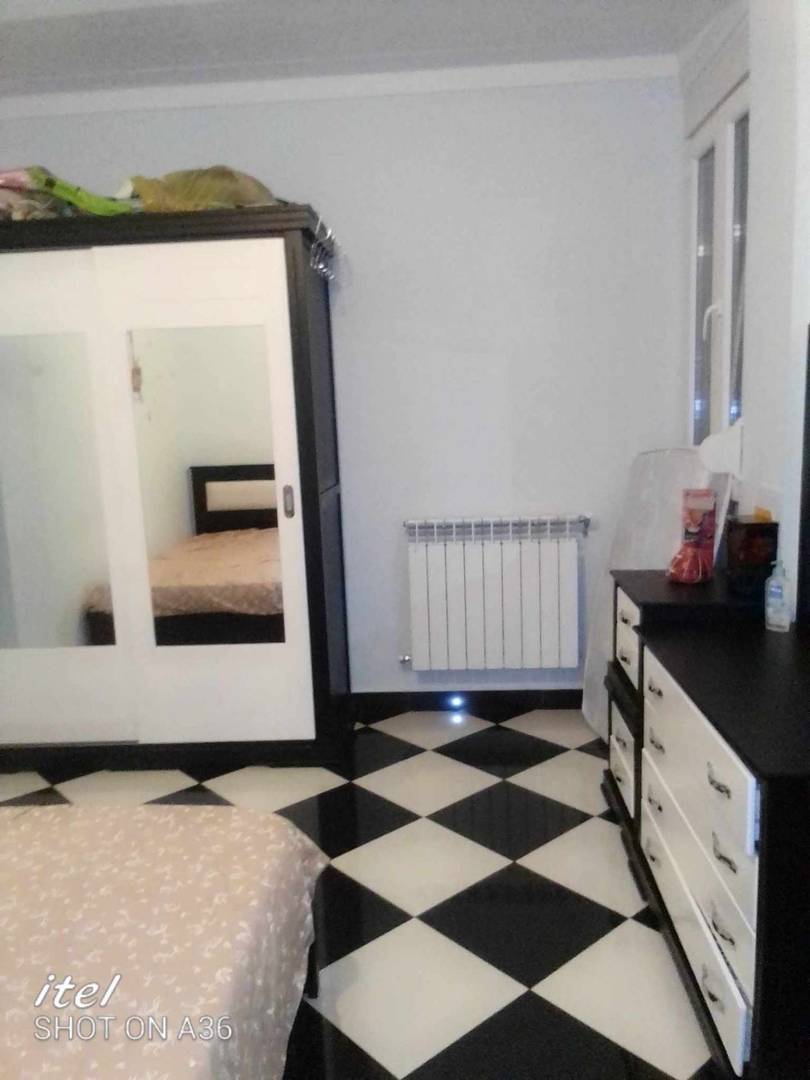 Vente d'un appartement de type F4 de 125 m2+ un local de 38 m2