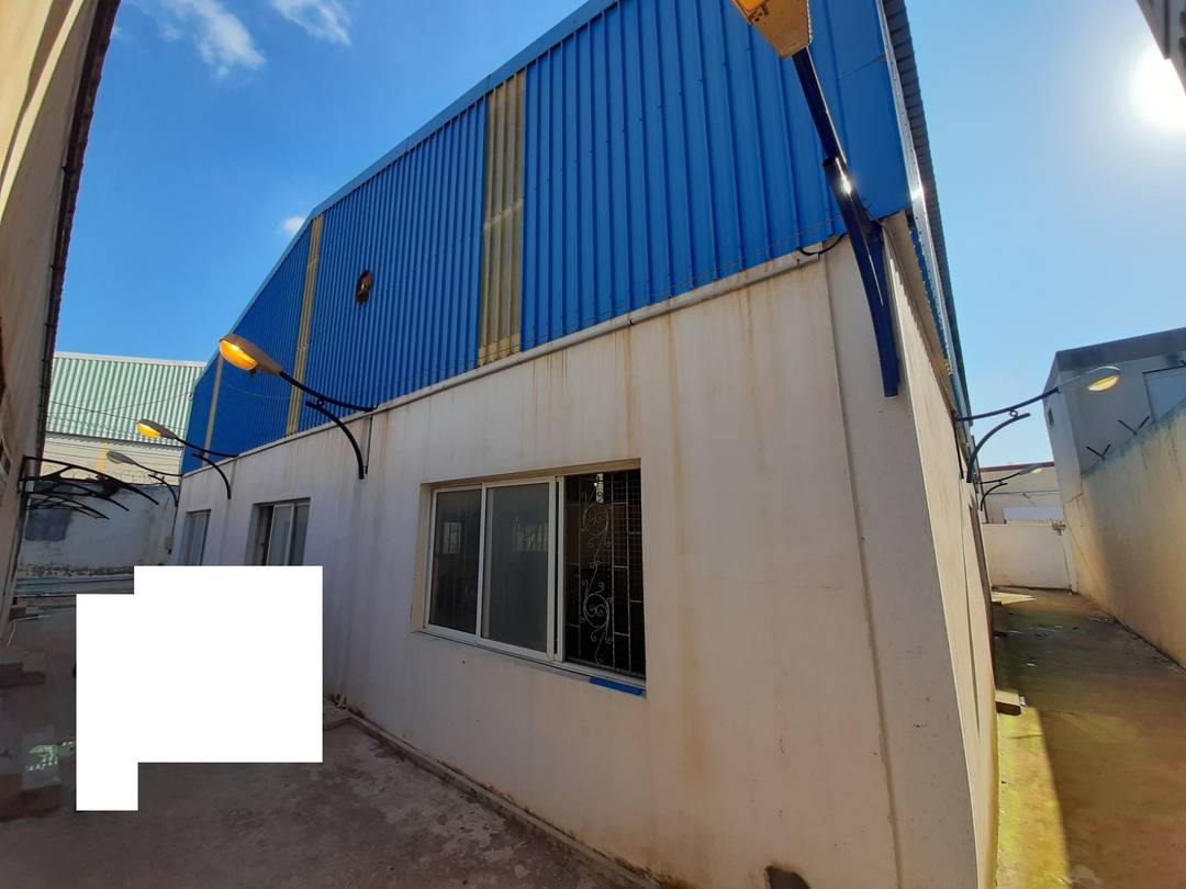 Dar Edounia loue à Cheraga un Hangar de : 500 M² (en panneaux sandwichs) 