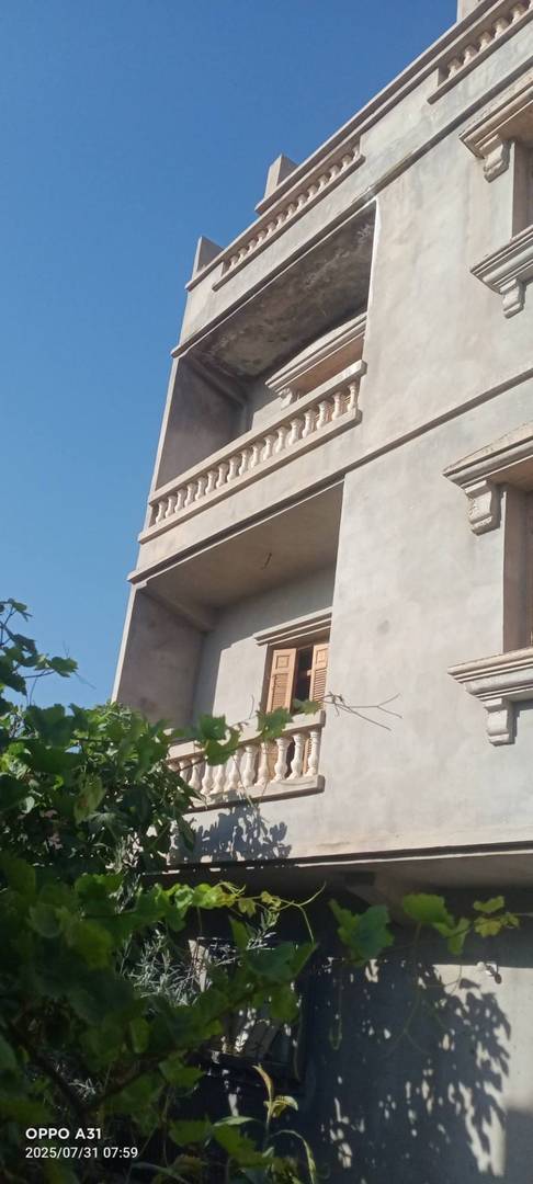 للبيع مسكن فردي ط+1+ سطح في طور الإنجاز 