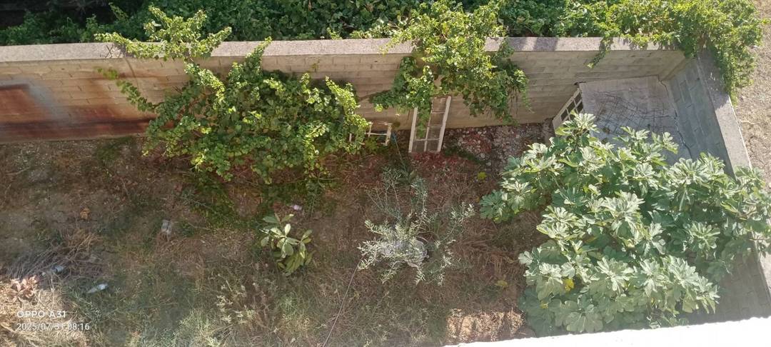للبيع مسكن فردي ط+1+ سطح في طور الإنجاز 