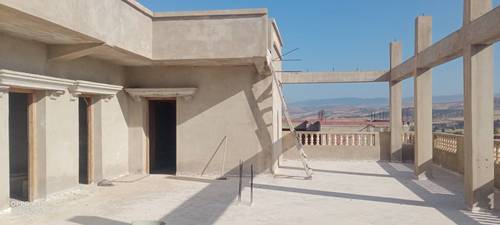 للبيع مسكن فردي ط+1+ سطح في طور الإنجاز 