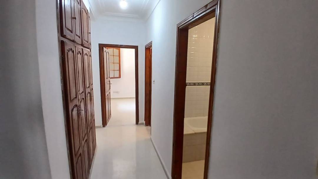 LOCATION NIVEAU DE VILLA COMMERCIAL
