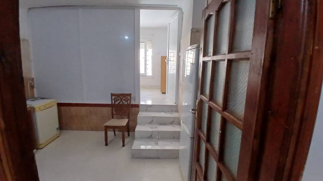 LOCATION NIVEAU DE VILLA COMMERCIAL