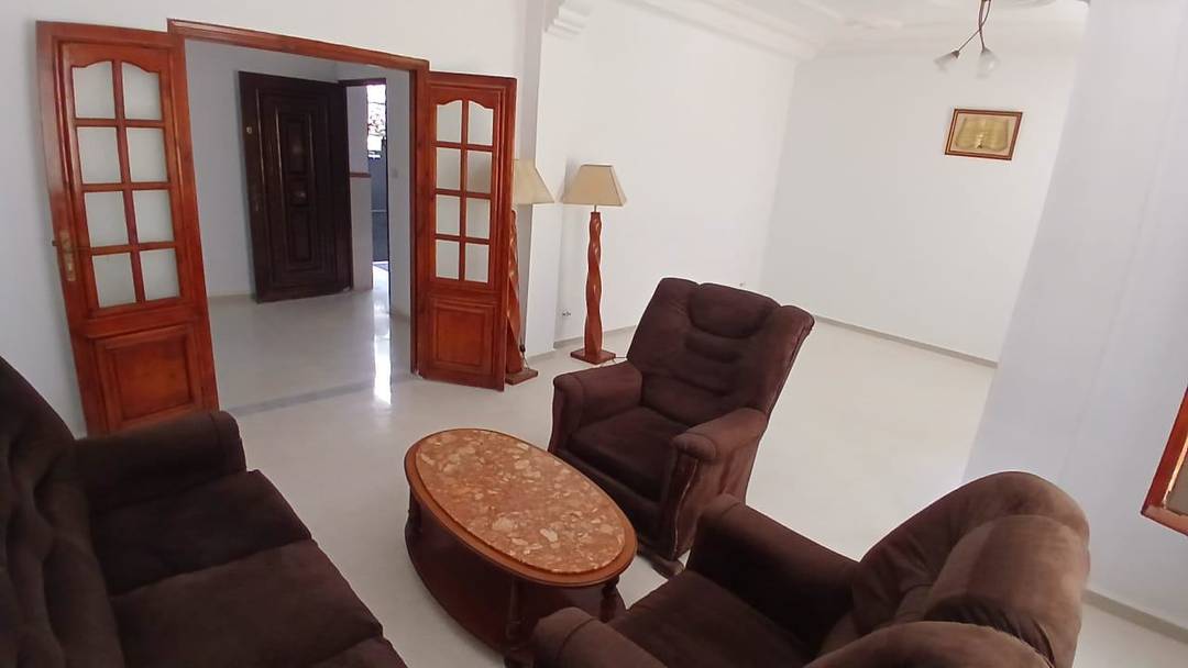 LOCATION NIVEAU DE VILLA COMMERCIAL