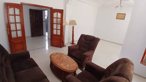 LOCATION NIVEAU DE VILLA COMMERCIAL 