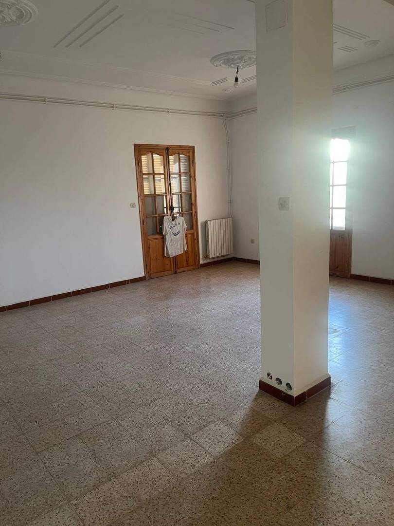 VILLA COMMERCIALE EN VENTE – BOU ISMAÏL