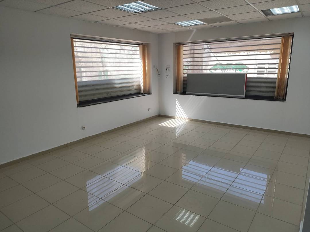 LOCATION BUREAUX