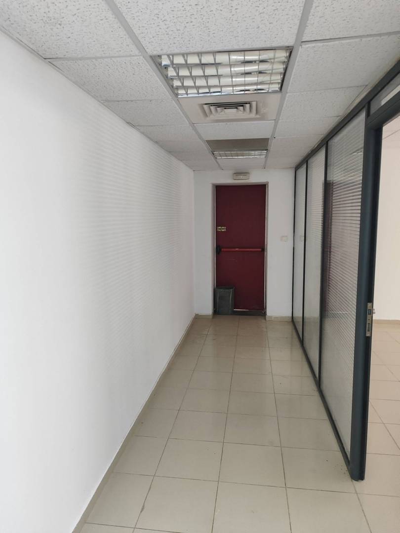 LOCATION BUREAUX