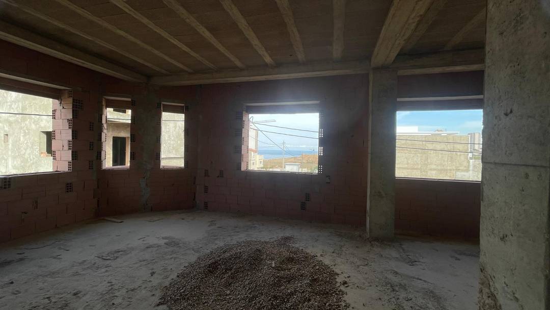 À vendre : Belle carcasse à Kharouba, Hai Salem, Mostaganem - Vue dégagée sur mer
