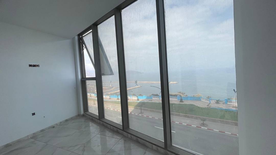 À Vendre : Appartements haut standing à Oran - Front de Mer