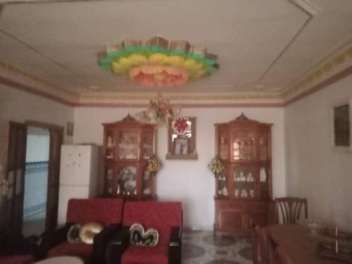 "فيلا تجارية راقية للبيع – موقع ممتاز"