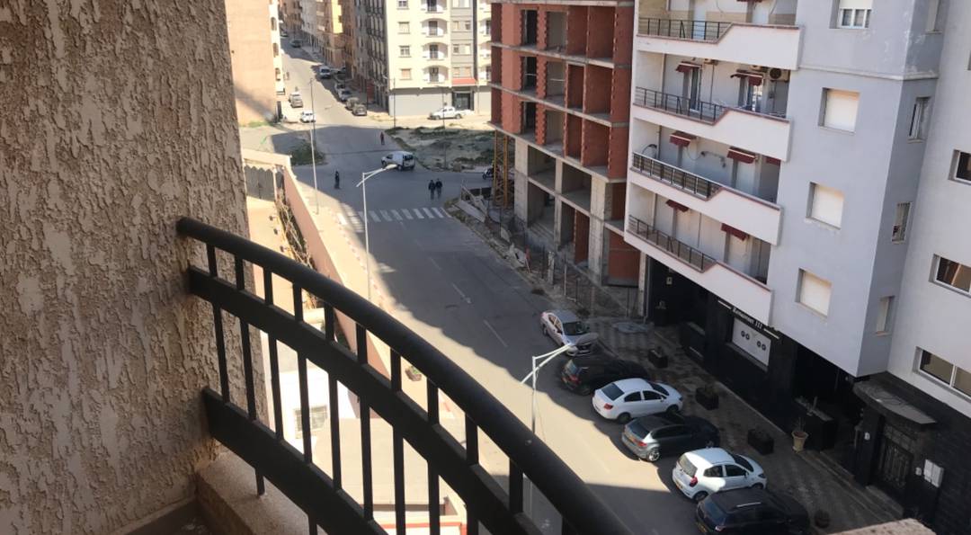 Vente appartement 84 log eplf oran