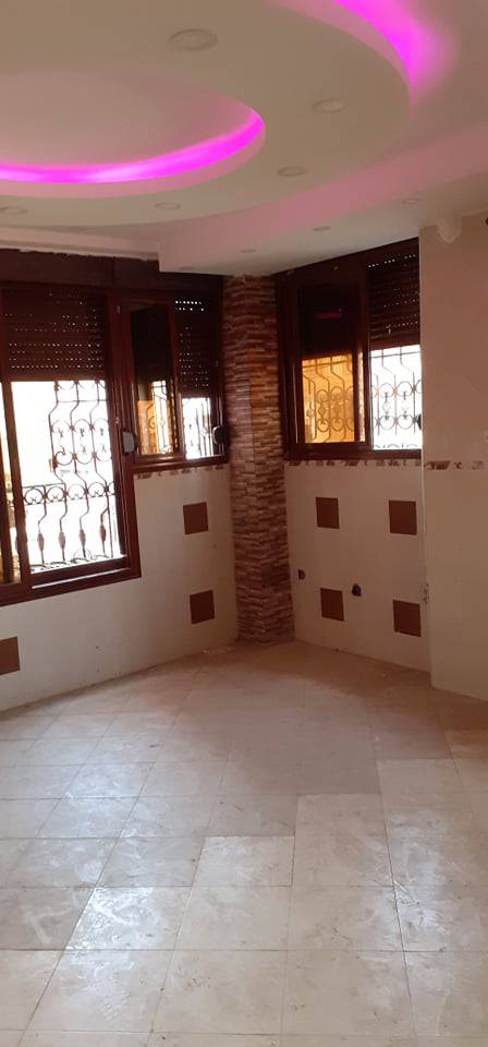 L'agence immobilière HAMDAOUI met en vente un appartement de type F5 bien fini à Tikesriyine , pas loin de Bir Khadem Alger