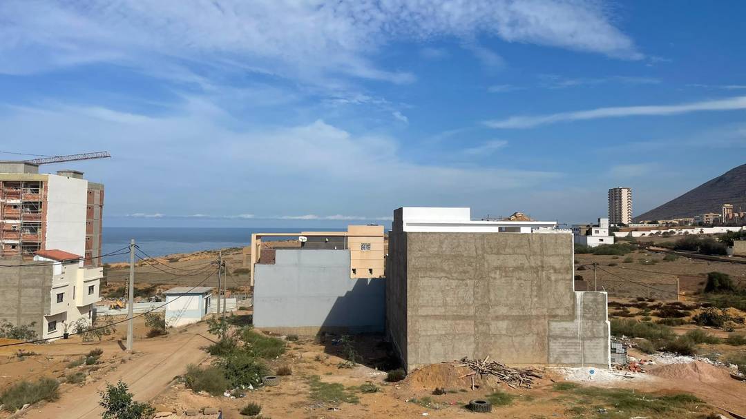 À vendre : Belle carcasse à Kharouba, Hai Salem, Mostaganem - Vue dégagée sur mer