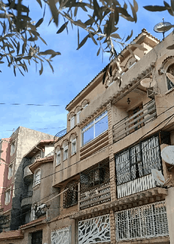 Duplex F5 + Terrasse 220 m² à vendre – Bir Touta