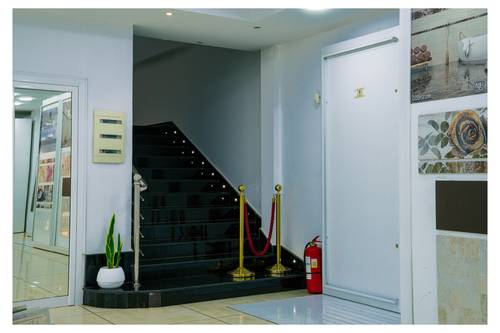 Showroom hamri trig faïence Oran 