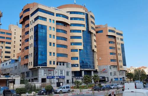 TOP : Local 60M2 avec Tous les actes en centre commercial