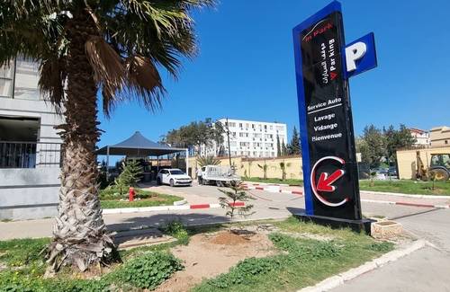 TOP : Local 60M2 avec Tous les actes en centre commercial