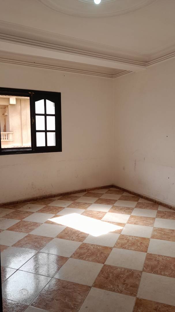LOCATION NIVEAU DE VILLA COMMERCIAL