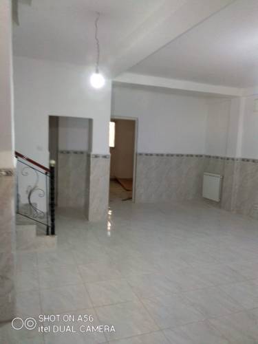 Location RDC + 1 ère étage de villa