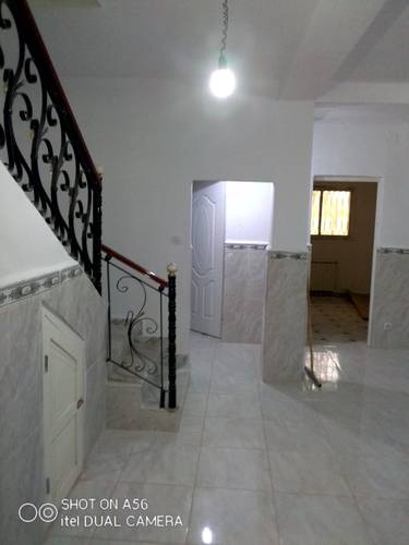 Location RDC + 1 ère étage de villa