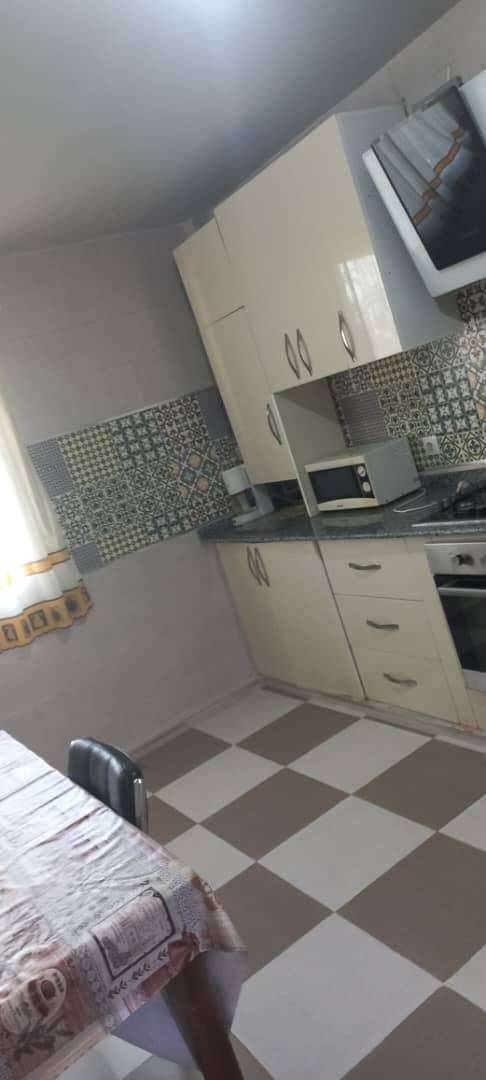LOCATION F4 MEUBLE