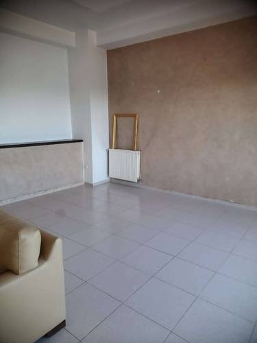 Loue appartement Benaknoun meublé f4